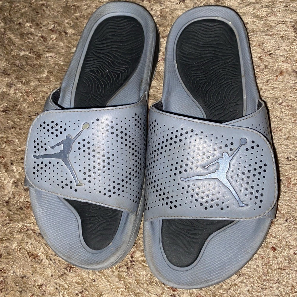 Nike Air Jordan adjustable gray and black slip on sandals size 6